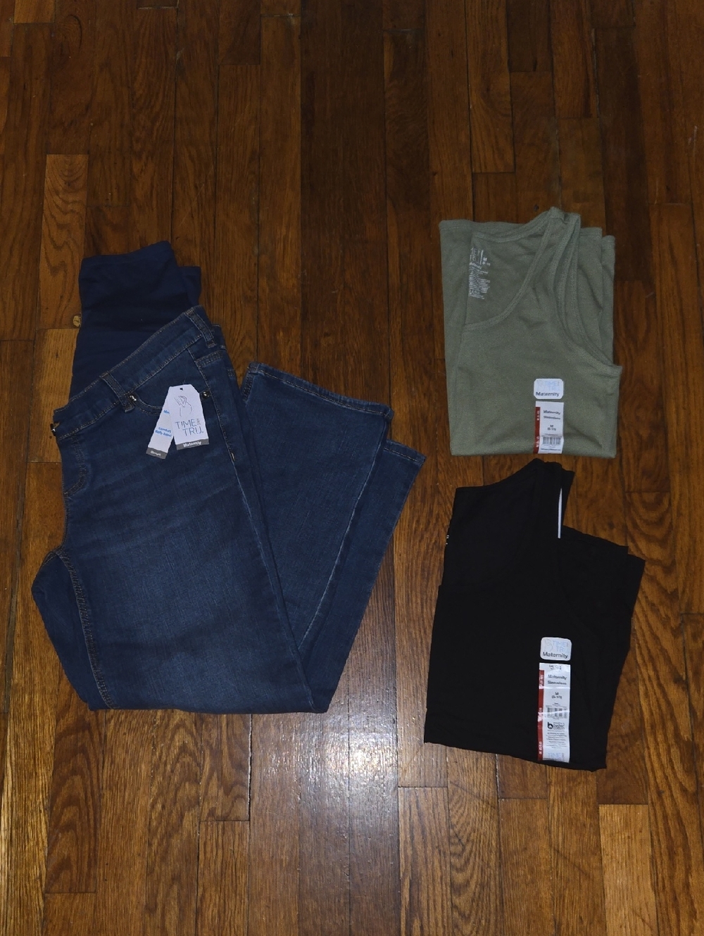 Time And Tru Maternity Jeans And Tanks Bundle In Size Medium (8/10)